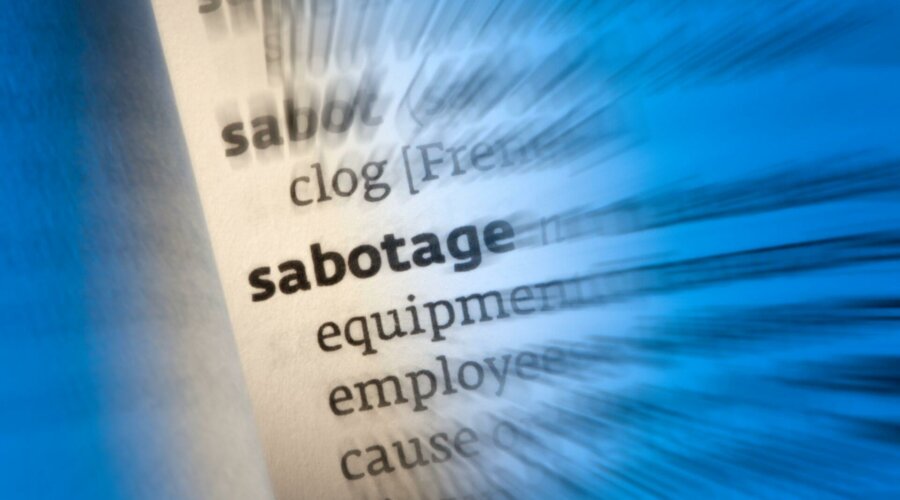 <strong>How to Stop Self-Sabotaging Behaviors in Their Tracks</strong>